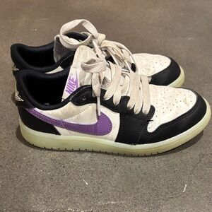 Nike Sneakers - glow in the dark